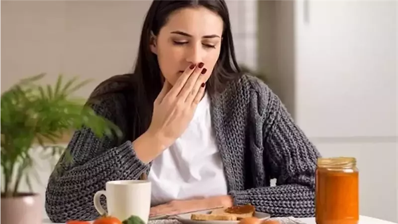 السعال بعد الأكل.. هل هو علامة على حالة صحية خفية وخطيرة؟