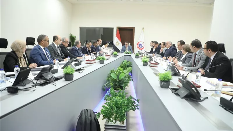 وزير الصحة يناقش خطة التأمين الطبي استعداداً لعيد الأضحى المبارك