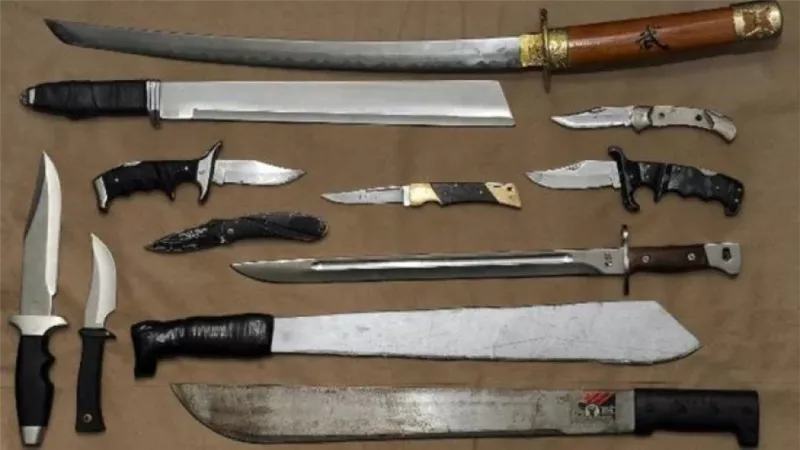 حبس وغرامة.. عقوبات مشددة على حيازة الأسلحة البيضاء