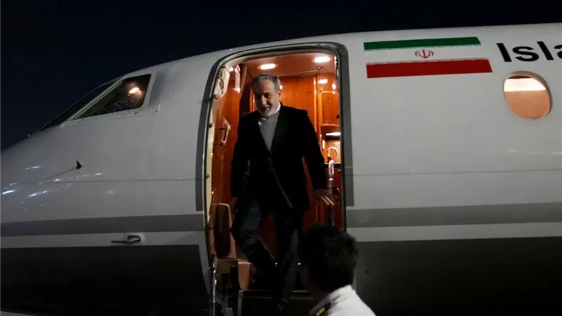 وزير الخارجية الإيراني يصل إلى القاهرة في زيارة رسمية