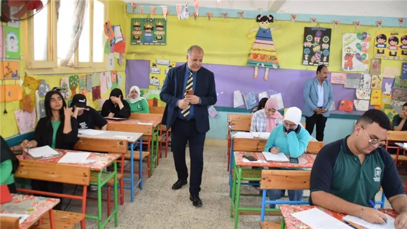 هدوء وانتظام بلجان امتحانات الشهادة الاعدادية في إدارة جنوب التعليمية ببورسعيد