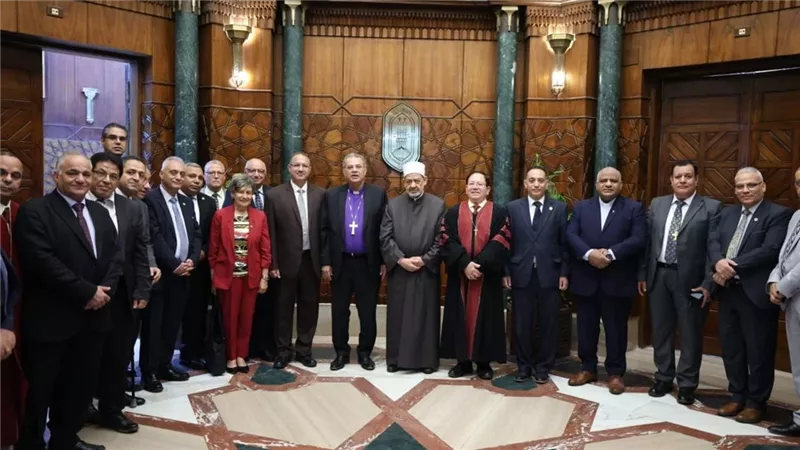 رئيس الطائفة الإنجيلية يهنئ الإمام الأكبر بعيد الأضحى المبارك