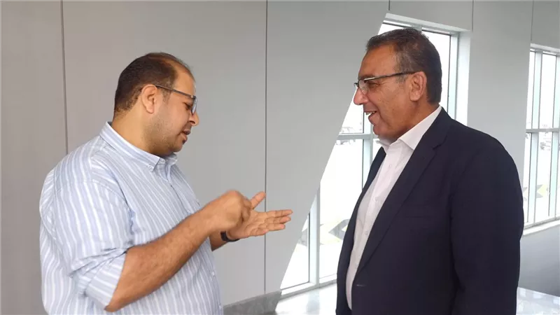 نائب وزير النقل: الأتوبيس الترددي يعمل بالكهرباء والشحنة الواحدة تكفي 5 رحلات