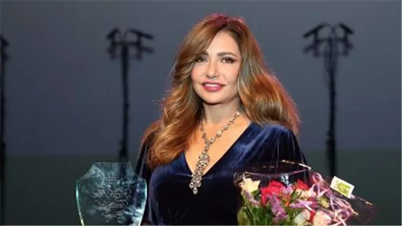 ليلى علوي تعرب عن سعادتها بتكريمها في مهرجان روتردام 