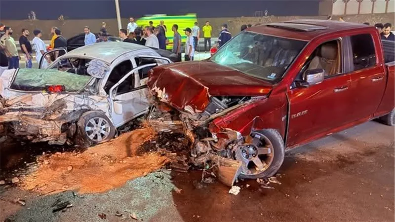 نجا بمعجزة .. القدر ينقذ برلمانى من الموت ومصرع سائقه فى حادث مروع بالجيزة  