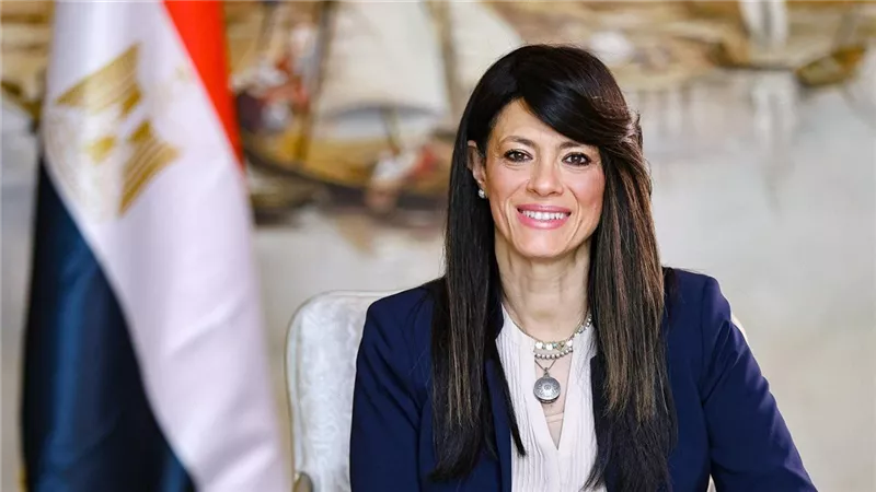من إشبيلية.. 