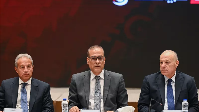 اتحاد الكرة يدعم الأندية لدفع بدلات الحكام.. ويعلن مكافآت البطولات والصعود