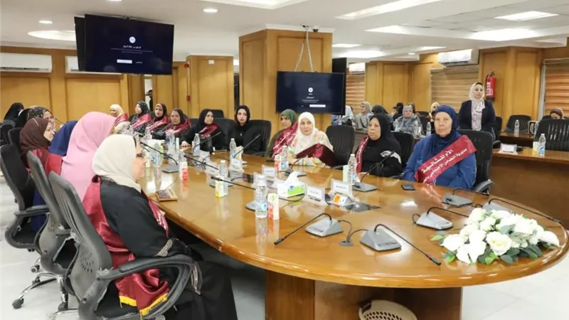 محافظ الجيزة يكرم 20 أمًا مثالية في احتفالية خاصة لعام 2025