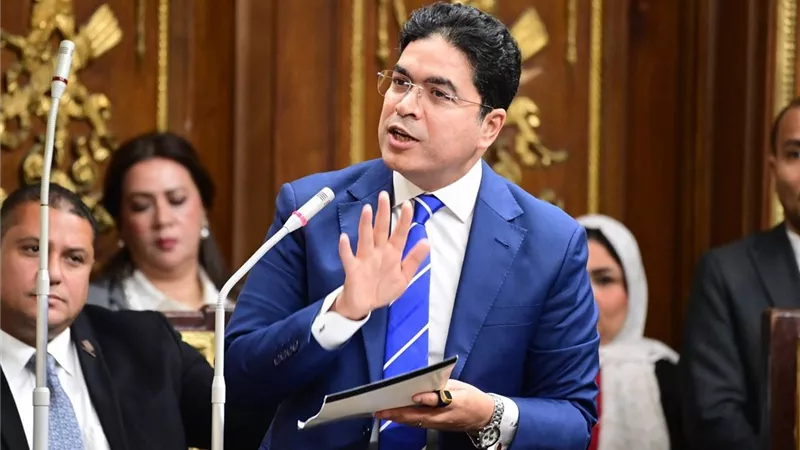 ضياء داود يتقدم بطلب إحاطة ضد محافظ دمياط بسبب منح دراسية مهدرة