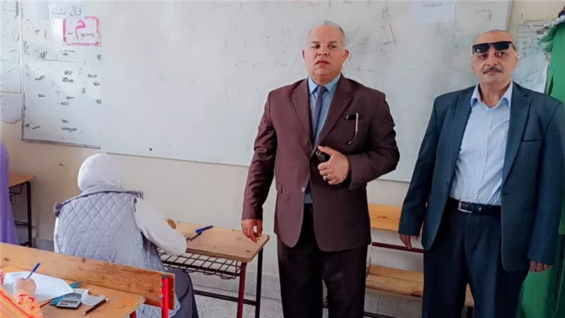 وكيل تعليم الفيوم يتابع انتظام لجان امتحانات الشهادة الإعدادية 