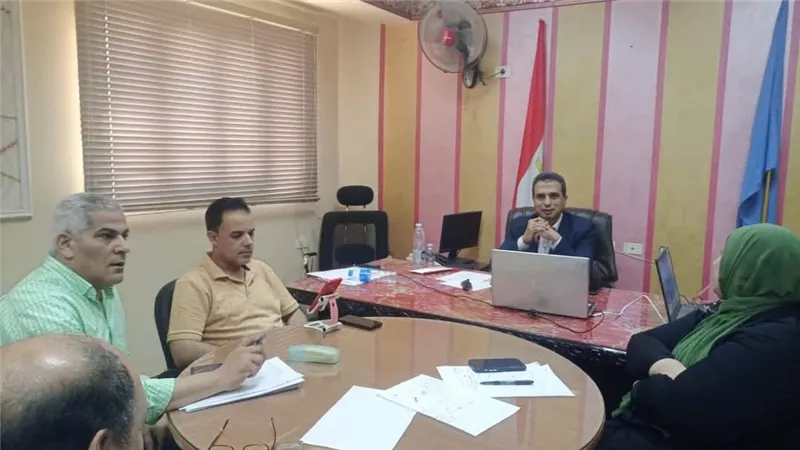 وكيل تعليم كفر الشيخ يتابع امتحانات الشهادة الإعدادية من غرفة العمليات