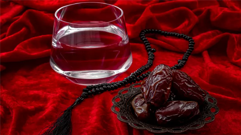 هل أصوم إذا انقطع دم النفاس بعد 5 أيام من الولادة؟.. أزهري يوضح