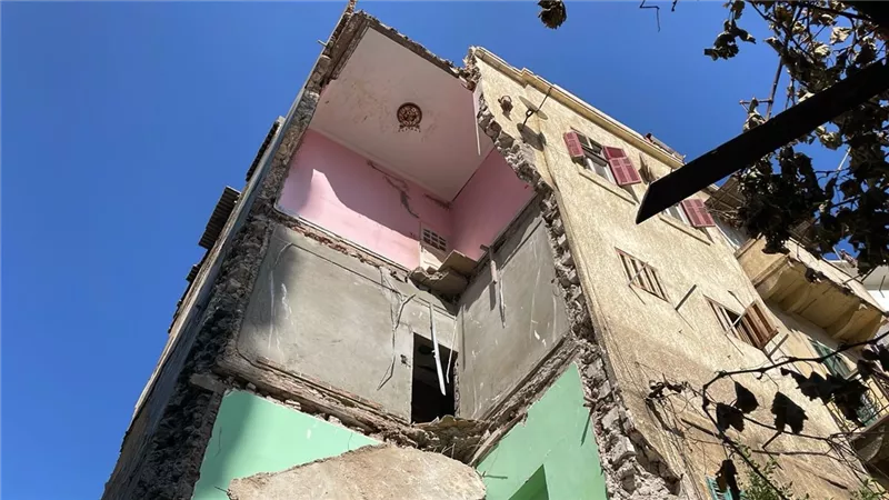 انهيار جزء من عقار بمنطقة الجيزة دون وقوع خسائر بشرية 