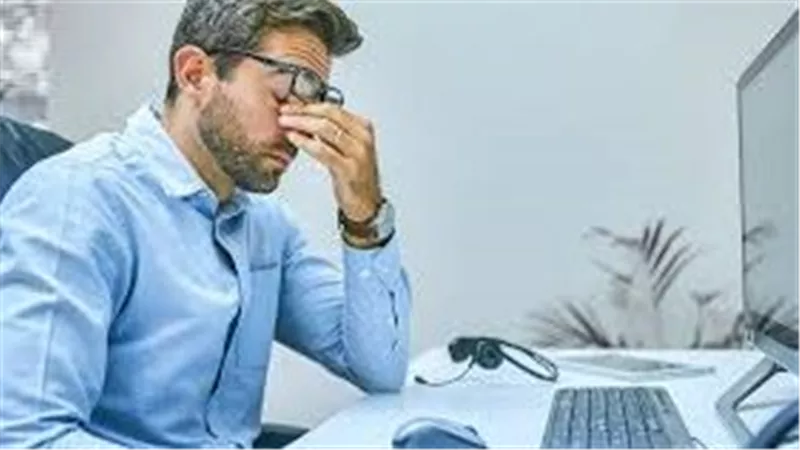 كيف تحمي عينيك أثناء التحديق في الشاشة طوال اليوم ؟