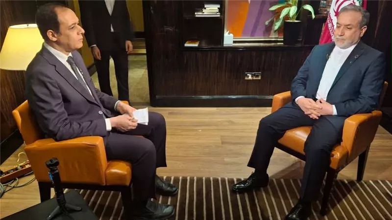 رويترز تبث تقريراً حول لقاء قناة النيل للأخبار مع وزير الخارجية الإيراني 