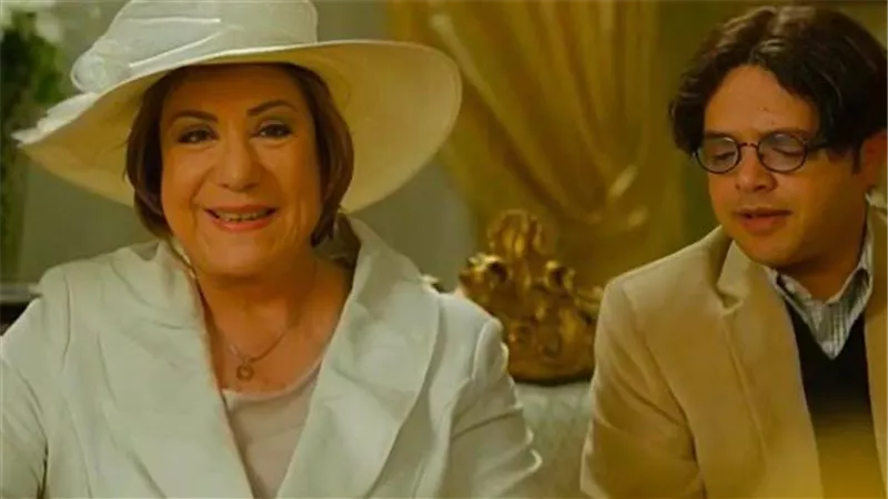 بصورة من فيلم  تيتة رهيبة .. محمد هنيدي ينعي الفنانة سميحة أيوب