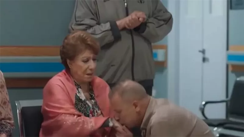 “سابت لينا تاريخ كبير”.. شريف منير يودع سميحة أيوب 