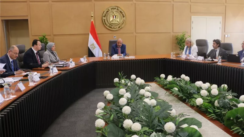 وزير الكهرباء يبحث مع وفد المفوضية الأوروبية سبل تعزيز الشركة بمجال الطاقة