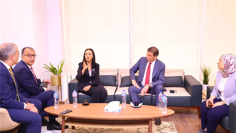 وزيرا التضامن والزراعة يتفقدان مقر البنك الزراعي المصري بالعاصمة الإدارية 