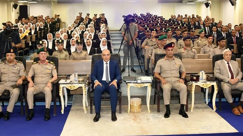 وزير الري يشهد حفل المهندسين الجدد بعد انتهاء تدريبهم بالأكاديمية العسكرية 