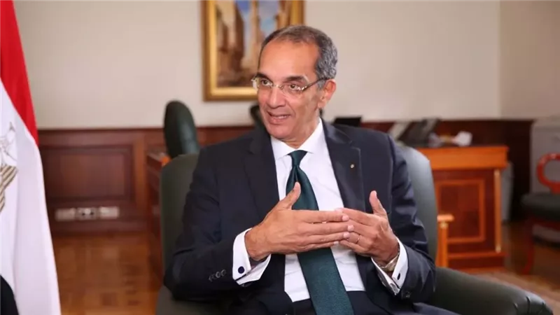 وزير الاتصالات يكشف مفاجأة بشأن الخدمات في قرى مبادرة 