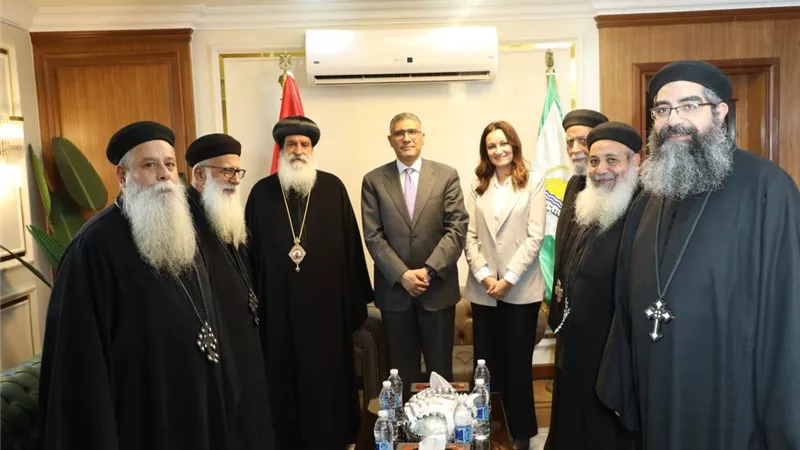 محافظ الجيزة يستقبل وفود الكنائس للتهنئة بعيد الأضحى المبارك