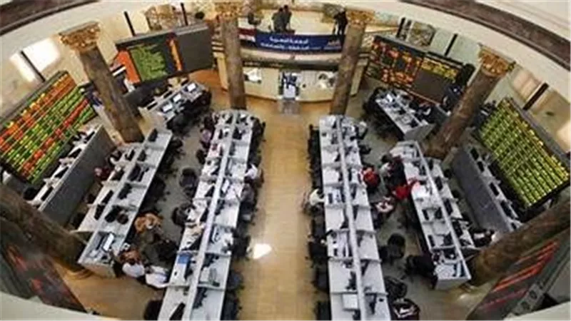 البورصة المصرية تواصل صعودها الجماعي بمنتصف تعاملات الأحد