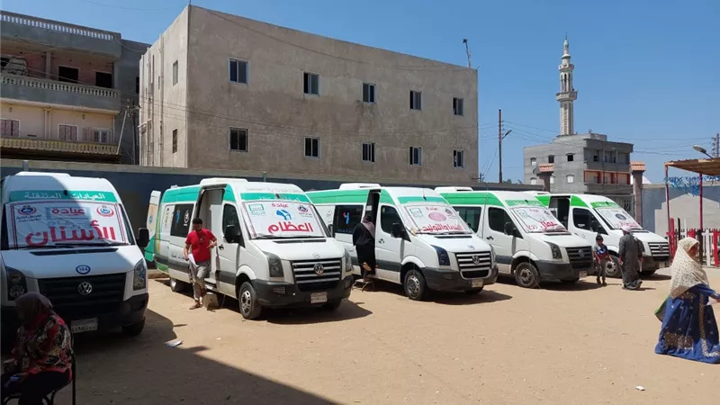 الكشف الطبي بالمجان على1864 مواطن في قافلة طبية في دمياط 