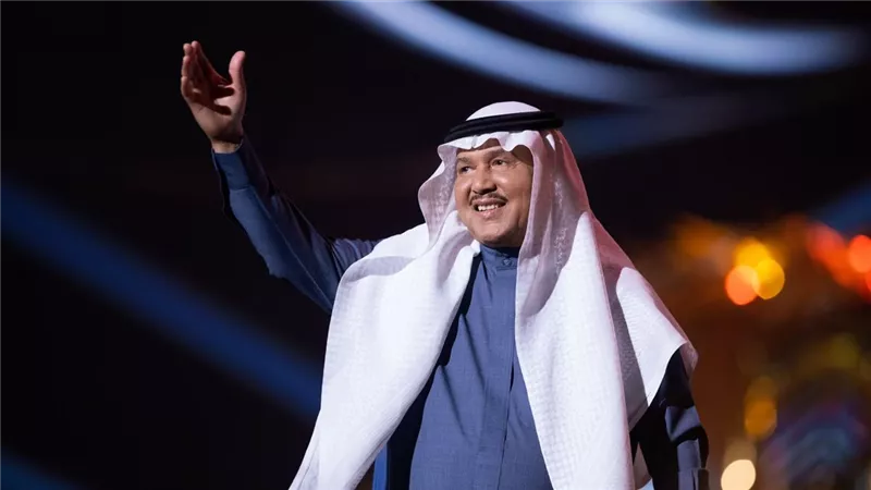 وصول محمد عبده إلي دبي لإحياء حفل عيد الأضحى يوم 7 يونيو 