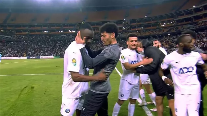 موقف بيراميدز من رحيل إبراهيم عادل و فيستون ماييلي بعد نهائي الكأس |خاص