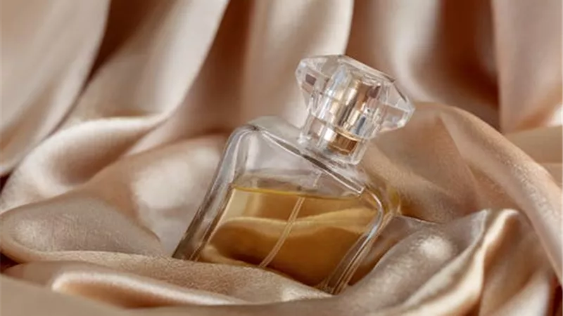 بـ 5 خطوات بسيطة كيف تحافظ على رائحة عطرك خلال عيد الأضحى 