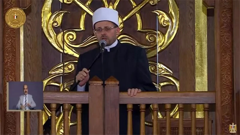 خطيب مسجد مصر الكبير: لا شيء في الدنيا يعادل قيمة الوطن|فيديو