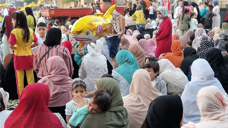 عدسة 