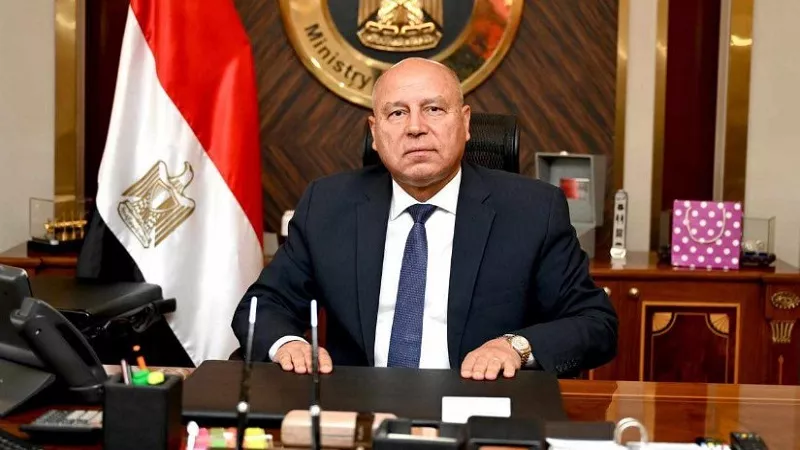 كامل الوزير: اللجنة الفنية وحدها ستحدد أسباب حادث قطار مطروح