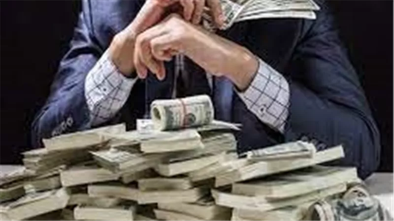 خبير اقتصاد: فرص الثراءغير متاحة لكل الناس بنفس الطريقة والطبقة المتوسطة تختفي