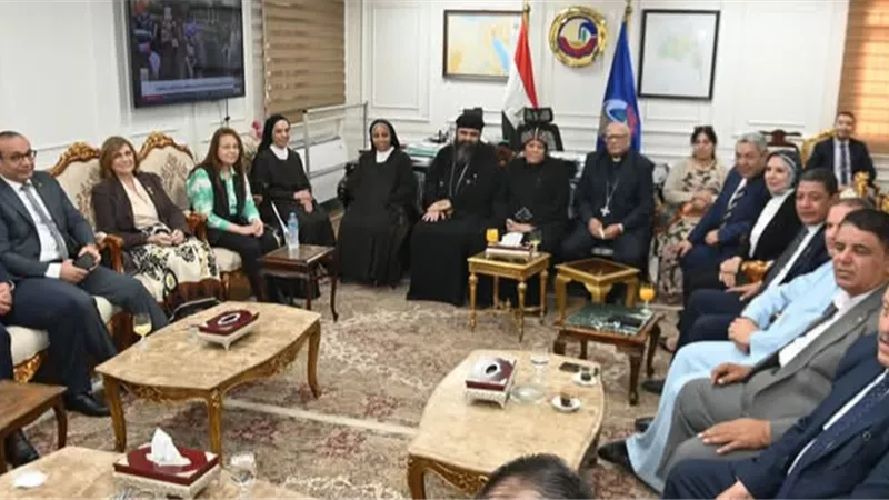 محافظ البحيرة تستقبل بديوان عام المحافظة وفود المهنئين بعيد الأضحى المبارك 