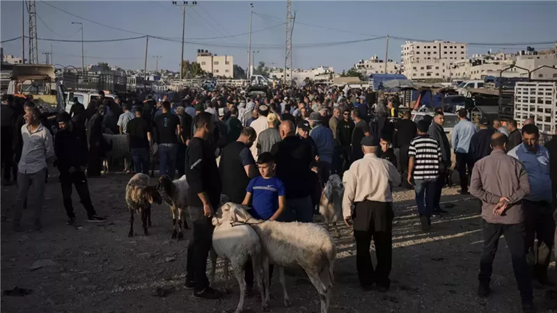 العيد في الضفة الغربية.. غياب للفرحة وحضور للحزن بسبب العدوان الإسرائيلي