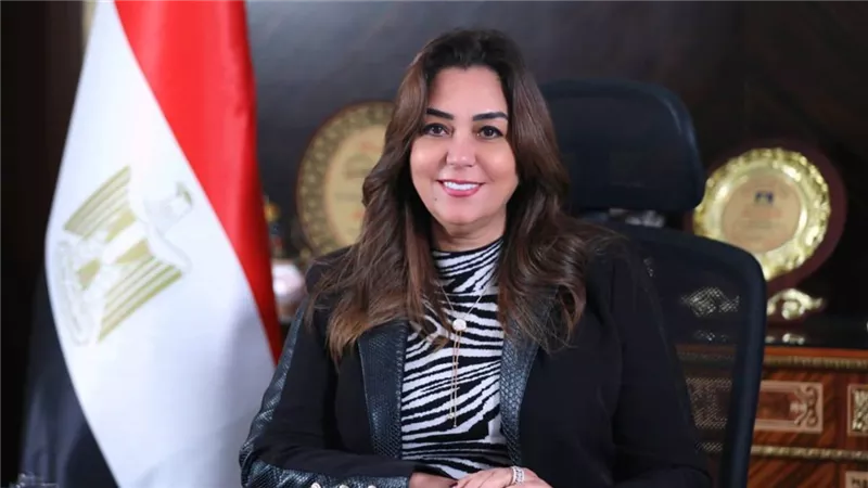 وزيرة التنمية المحلية توجه بالتصدي لمحاولات البناء على الأرض الزراعية 