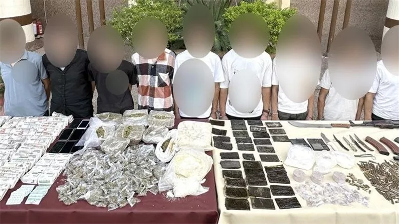 الداخلية تضبط طن و400 كيلو مخدرات و230 ألف قرص وأمبول مخدر