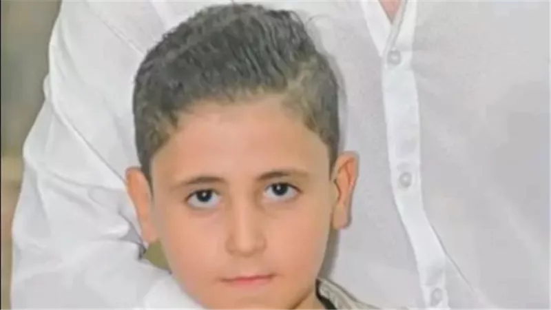 كان بيطير طيارة ورق.. سقوط طفل من الطابق الثالث في طنطا