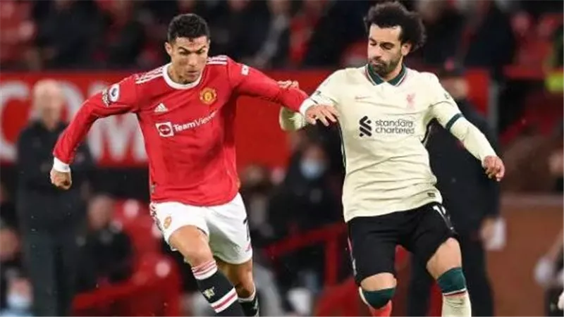 رونالدو يتحدث عن ميسي.. ويتجاهل محمد صلاح في ترشيحات الكرة الذهبية