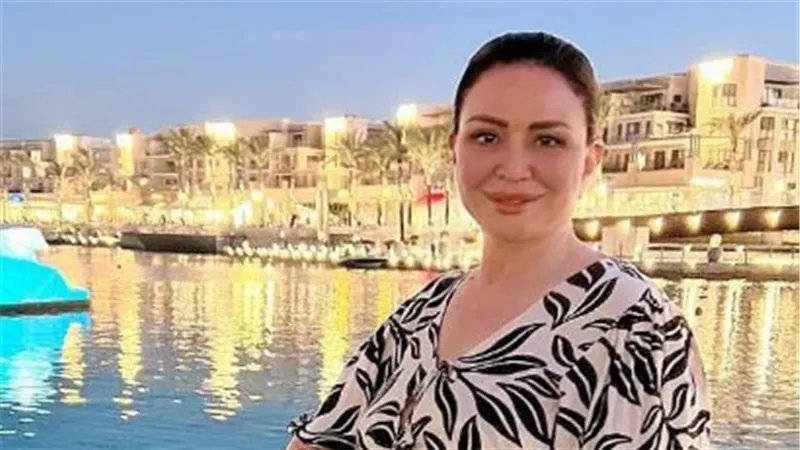 إلهام شاهين تحتفل بالعيد من الساحل الشمالي: 