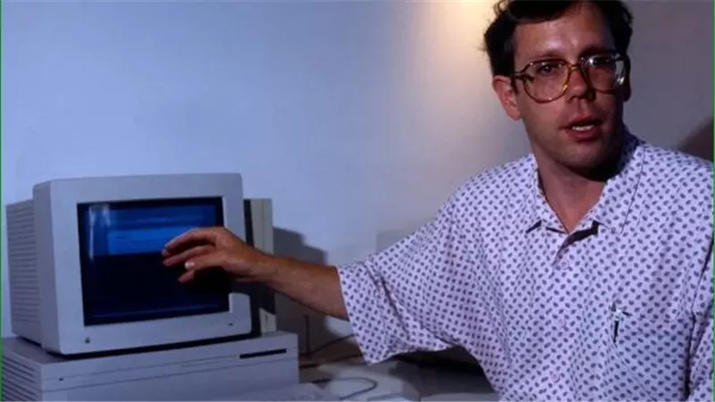 بعد رحيله..معلومات عن  بيل أتكينسون ..مبتكر واجهات أبل الرسومية 