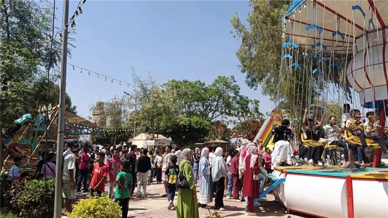 زحام غير مسبوق في مجازر وحدائق القليوبية خلال ثالث أيام عيد الأضحى
