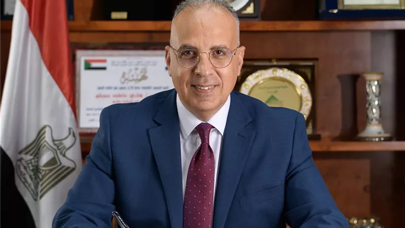 وزير الري يتابع حالة محطات رفع المياه ومجهودات مصلحة الميكانيكا والكهرباء