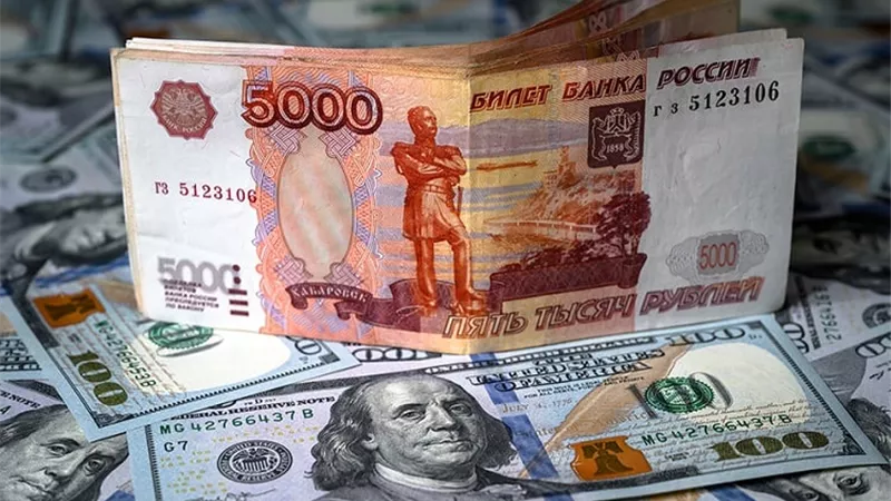 صعود مفاجئ للروبل الروسي وسط  تحديات العقوبات الغربية