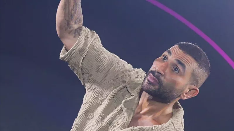 أحمد سعد من حفله بالساحل الشمالي: أنا لسه راجع من الحج وتوبت
