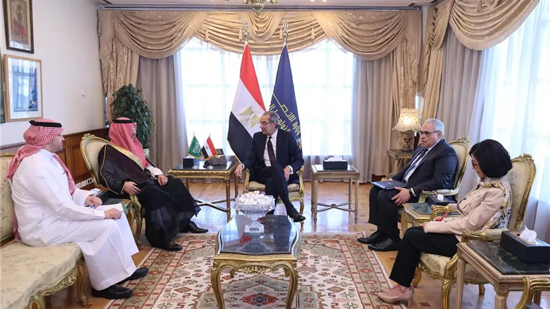 وزير الاتصالات: بناء مجتمع معلوماتي متكامل بمدينة المعرفة بالعاصمة الإدارية 