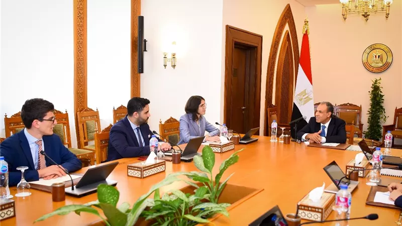 وزير الخارجية يستمع لأفكار طلاب جامعات بالمملكة المتحدة حول التطورات الإقليمية