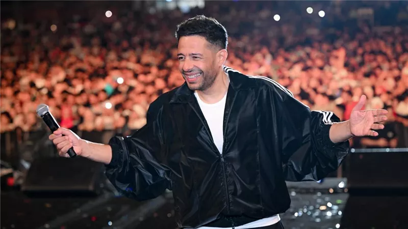 محمد حماقي يتألق في حفله الأخير بالمنصورة ويشعل الأجواء| صور 